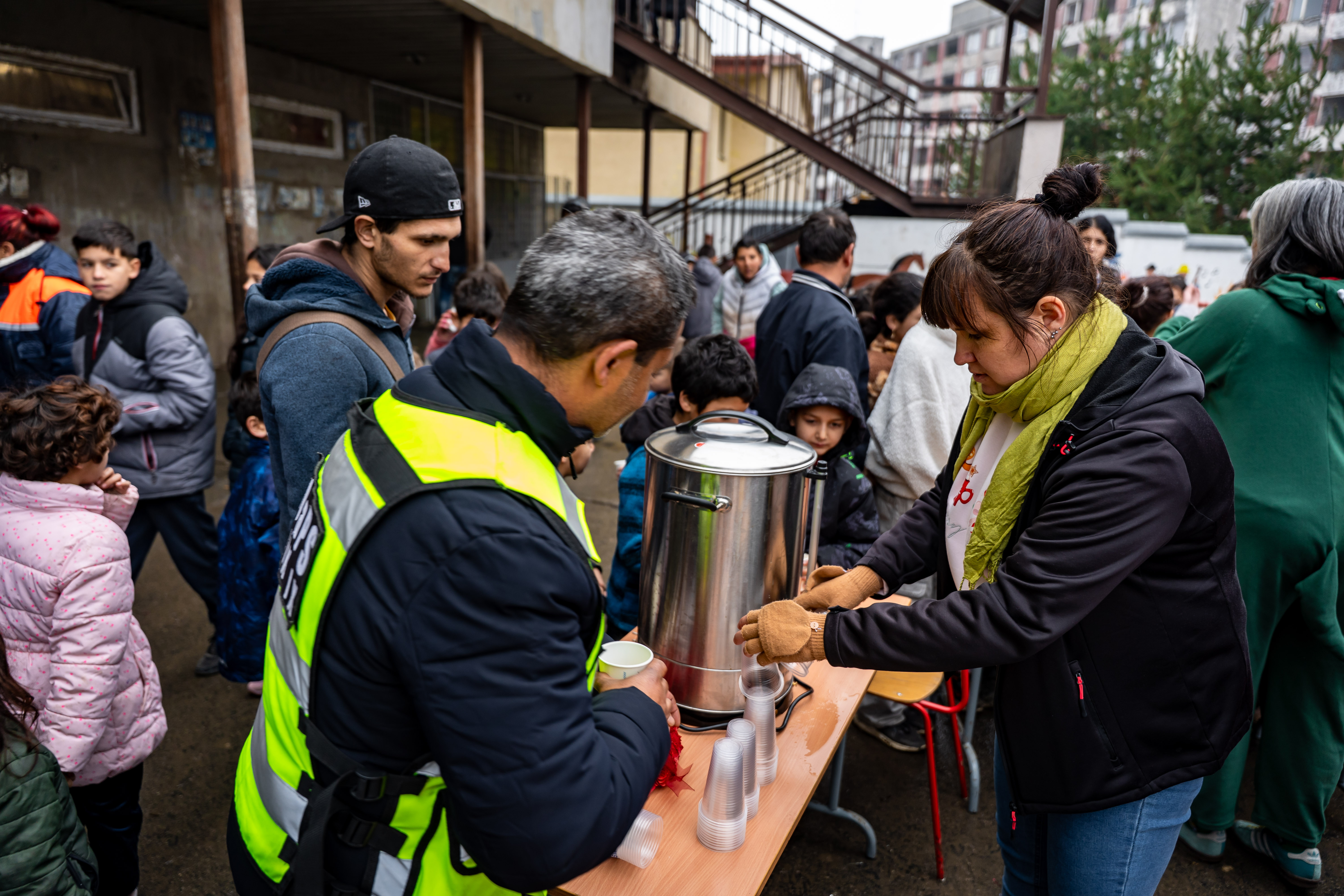 Odovzdanie dobrovolnej zbierky - Pomozme mrznucim detom-6